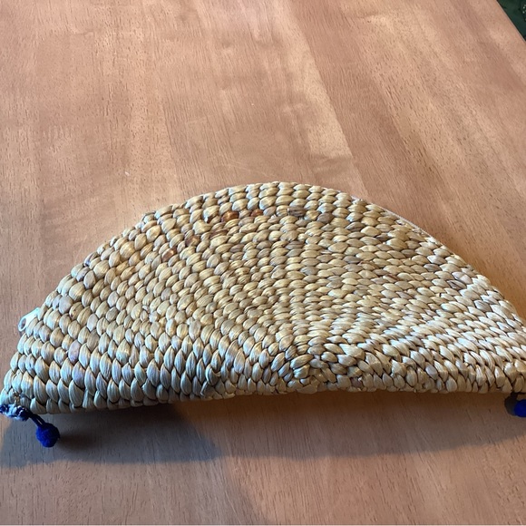 Straw Clutch - Picture 2 of 3